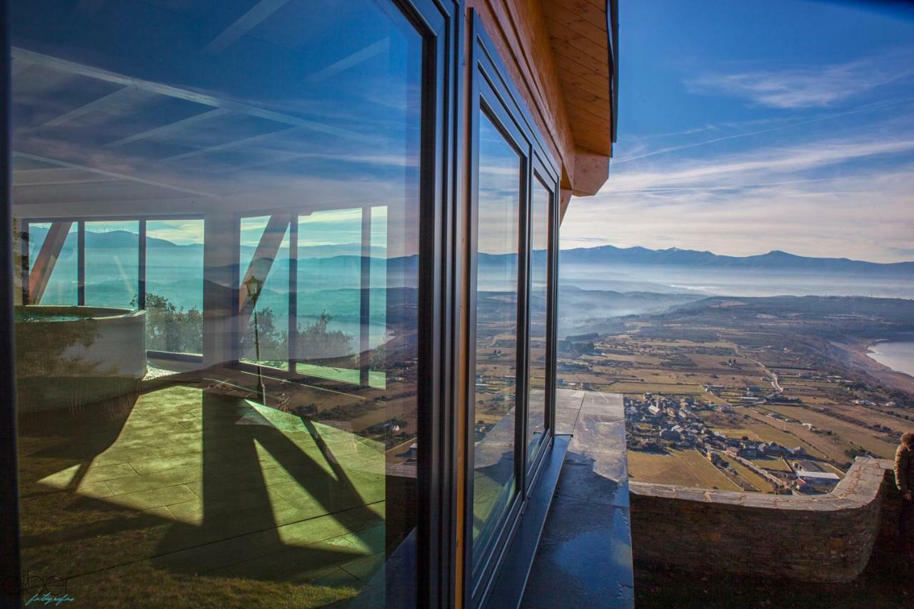 The Rock Suites & Spa Congosto Luaran gambar