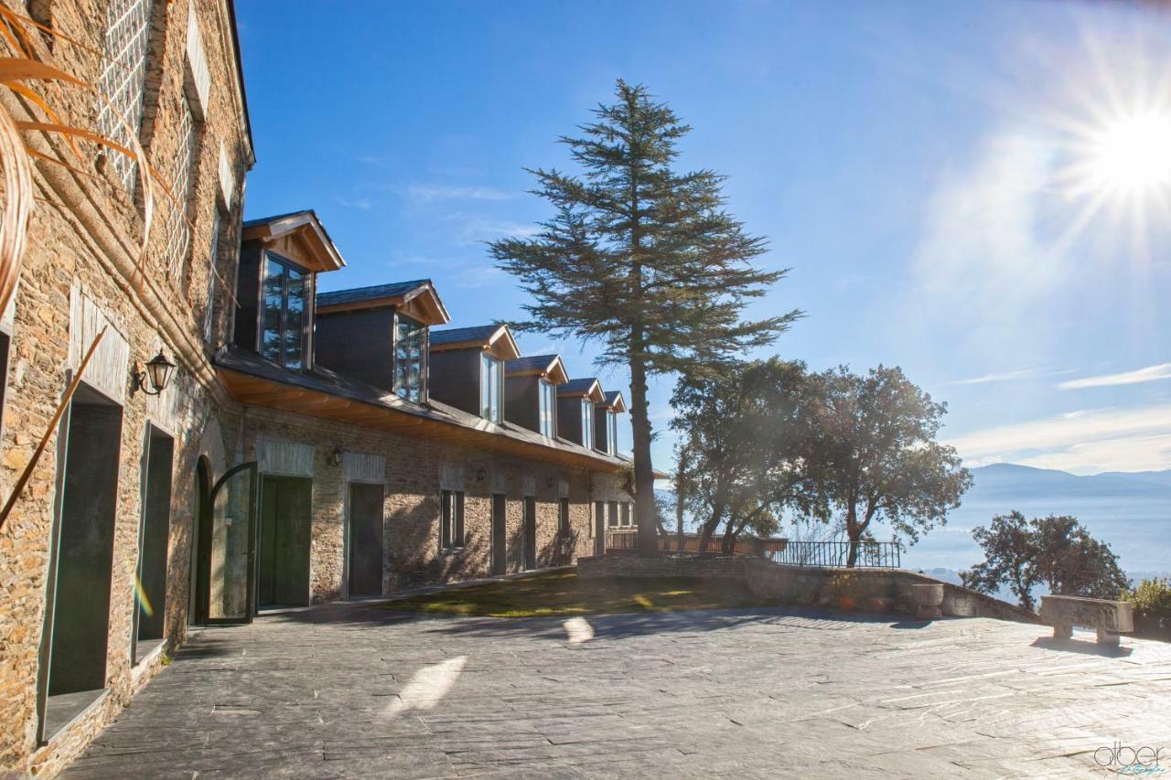 The Rock Suites & Spa Congosto Luaran gambar