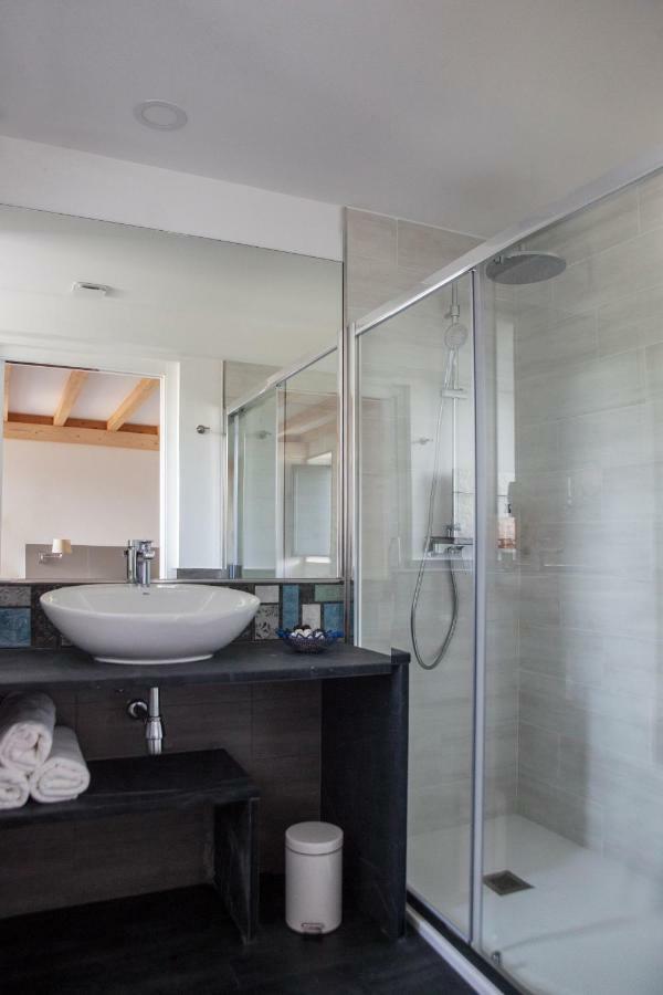 The Rock Suites & Spa Congosto Luaran gambar