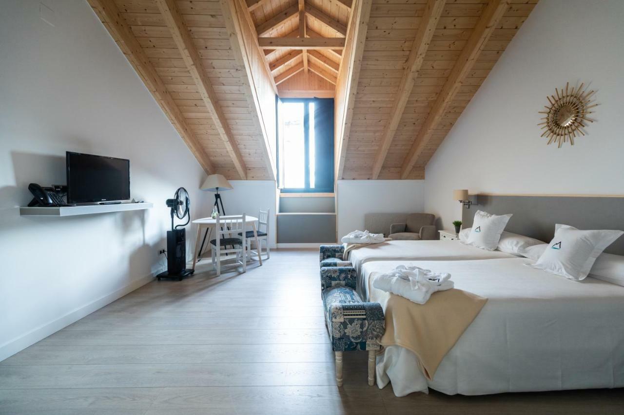 The Rock Suites & Spa Congosto Luaran gambar